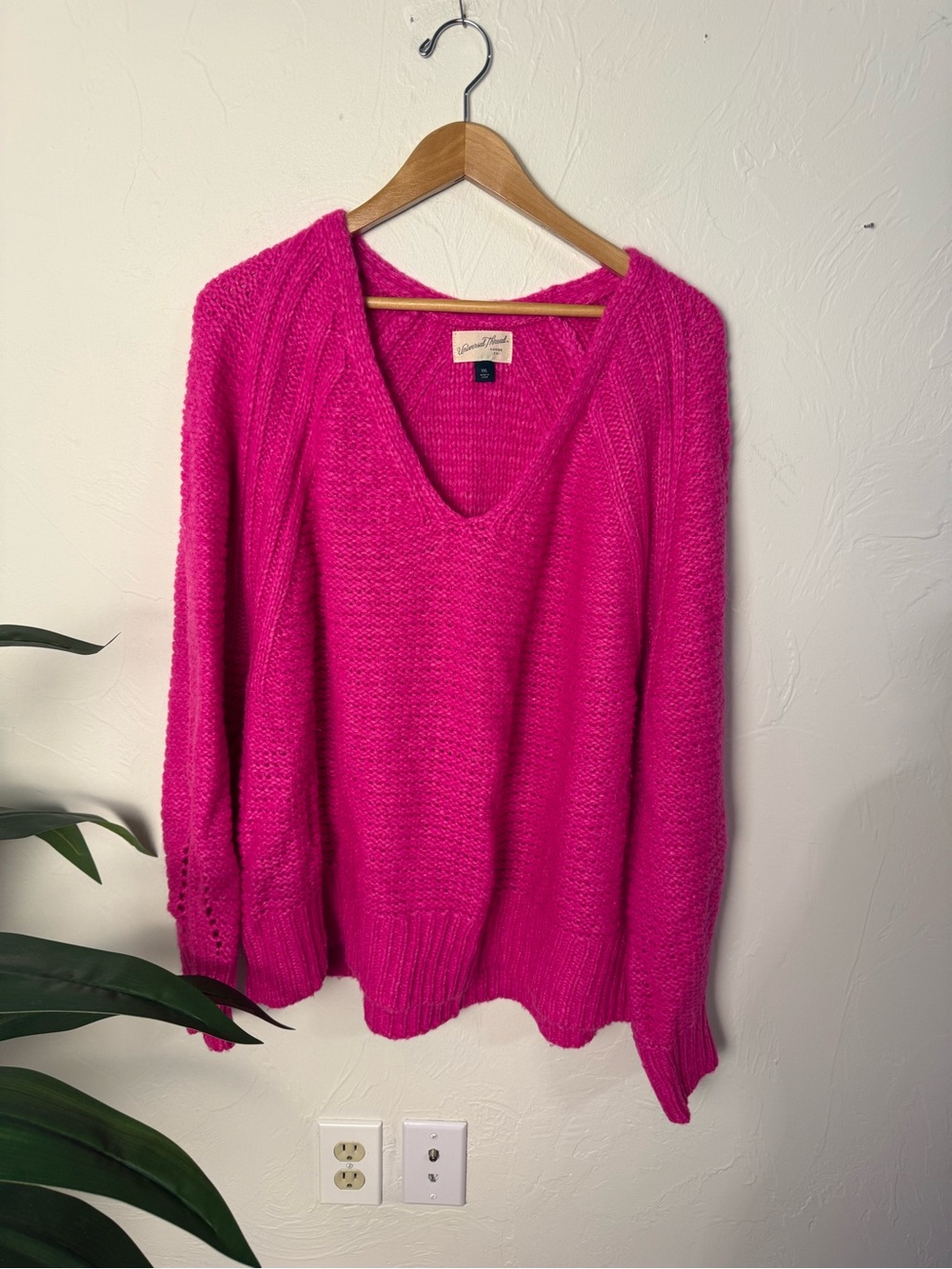 Universal Thread Hot Pink Chunky Knit V-Neck Sweater XXL - Picture 2 of 5
